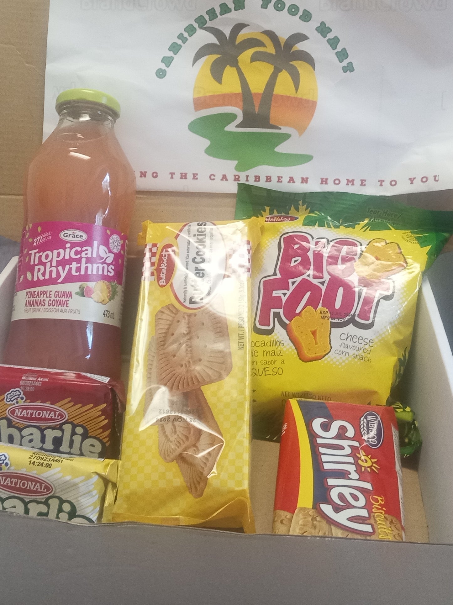 Jamaican Snack Box 1 Tropical Rhythms(475ml) with 5 snacks